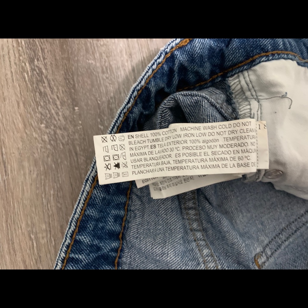 ❤️F21 Demin Cut Offs - Picture 4 of 9